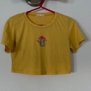 Mushroom cropped tshirt